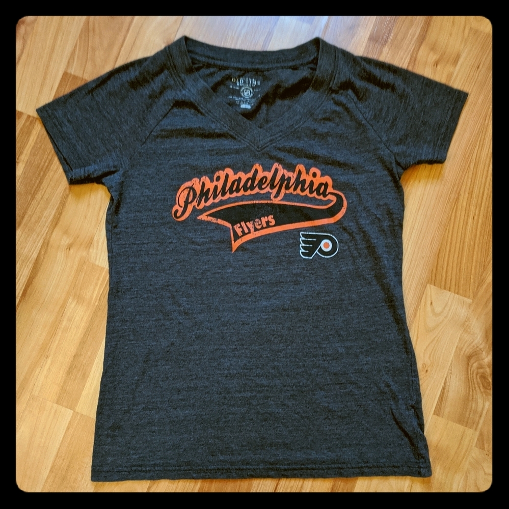Philadelphia Flyers Hockey Logo T-shirt women's L